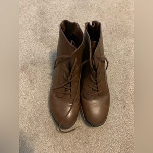 size 10, brown, ankle boots